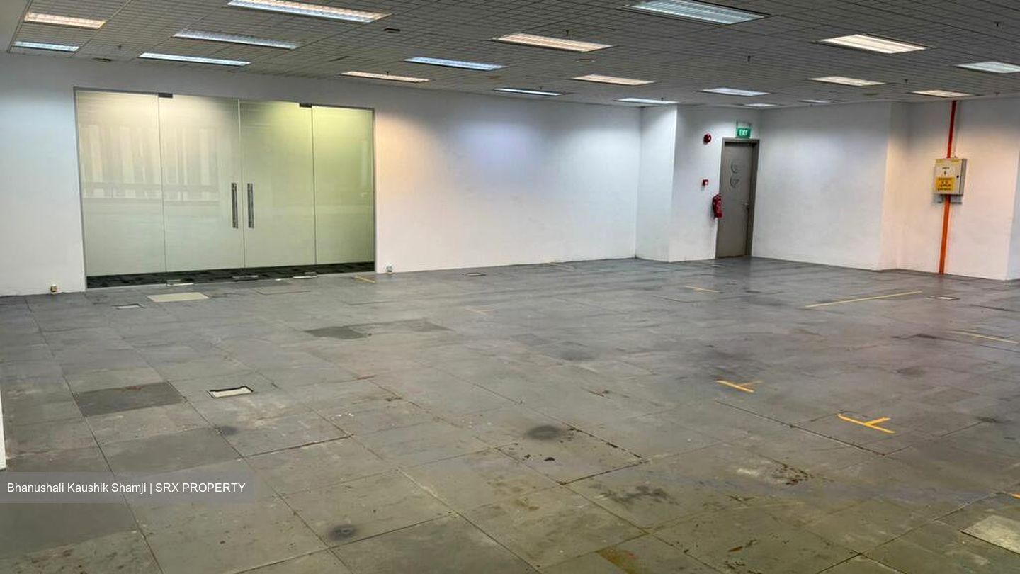 Singapore Land Tower (D1), Office #526487591
